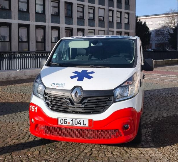 Авто швидкої №151 для України